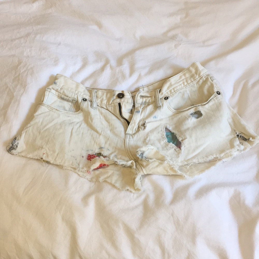 Bullhead white bleached shorts